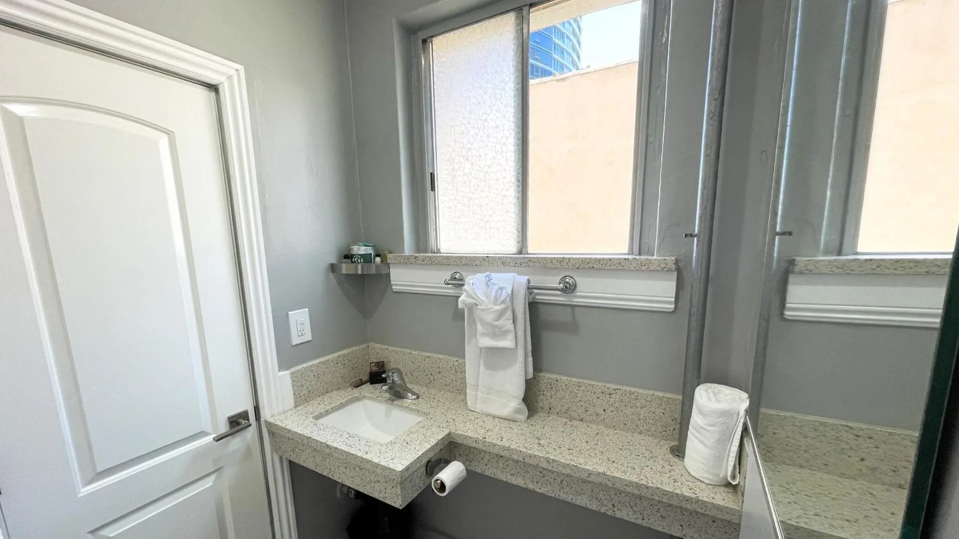 Lumea By The Sea Hotel Long Beach